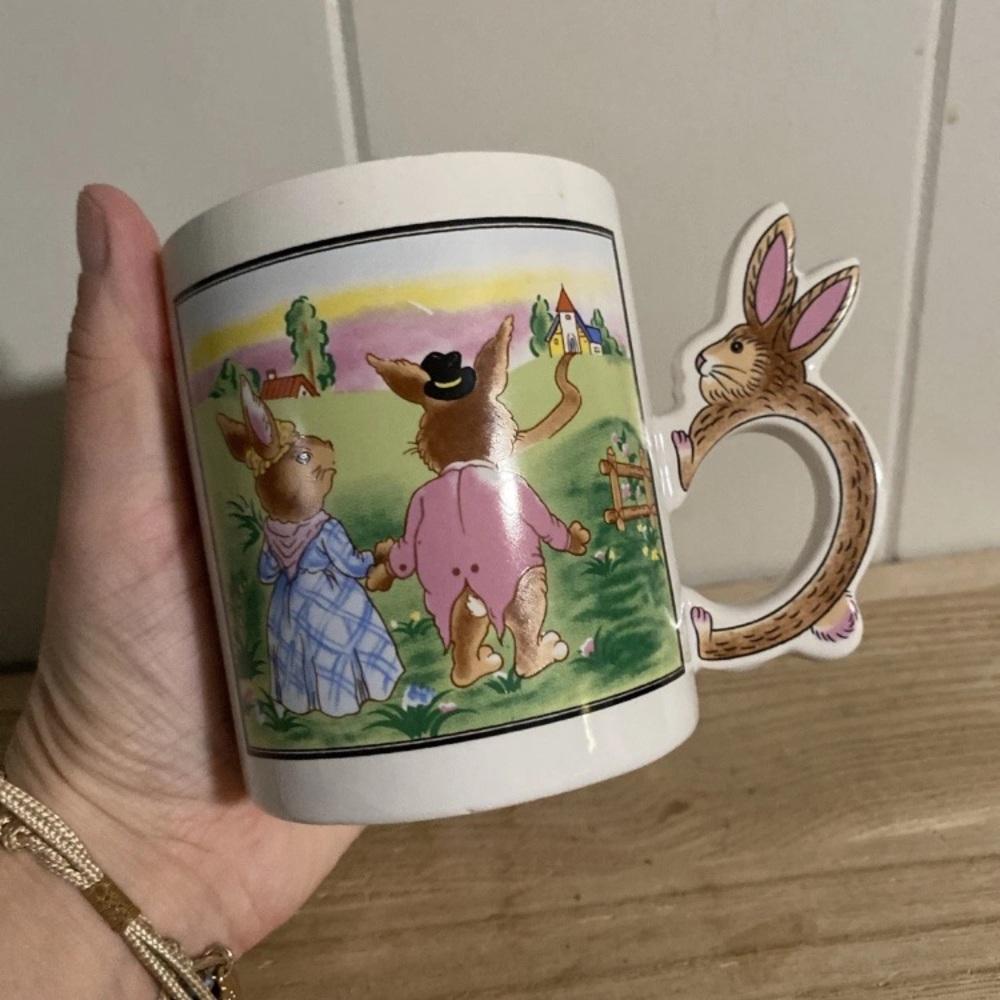 Vintage Charming Rabbit Design Mug